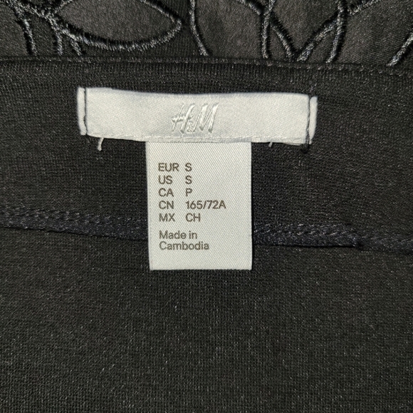 ***5/25*** H & M Skirt - Picture 5 of 6